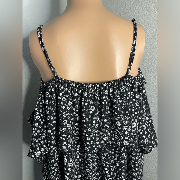 Ana black floral cold shoulder women’s blouse. Size XS - Picture 4 of 5